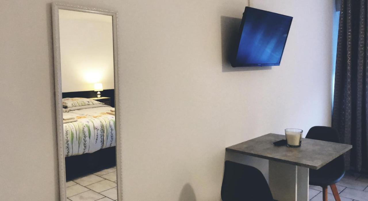 Studios Near Lycee Jean Mermoz Saint-Louis  Ngoại thất bức ảnh